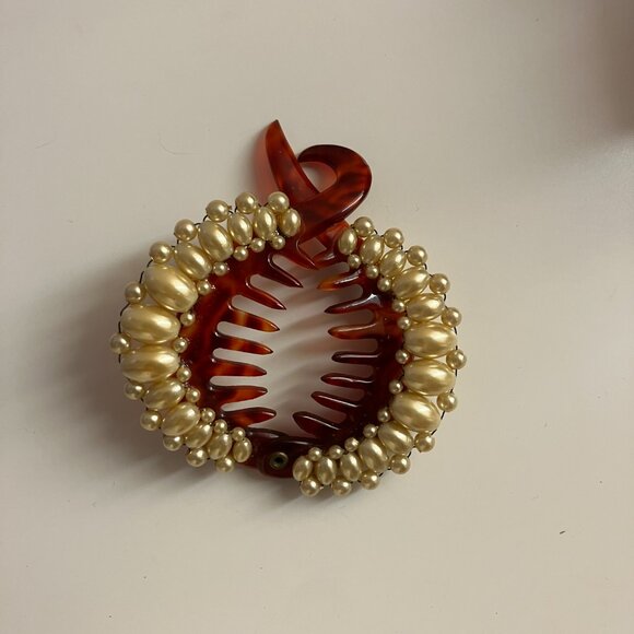 Trending Vintage Pearl and Tortoiseshell hair piece - perfect condition main image 6